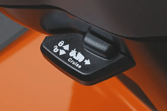 HUSQVARNA TS146TXD Tracteur éjection latérale – Image 6